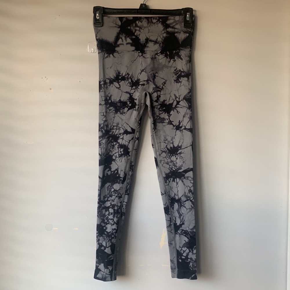 Women’s Workout Wear Bundle Size M - Picture 13 of 13